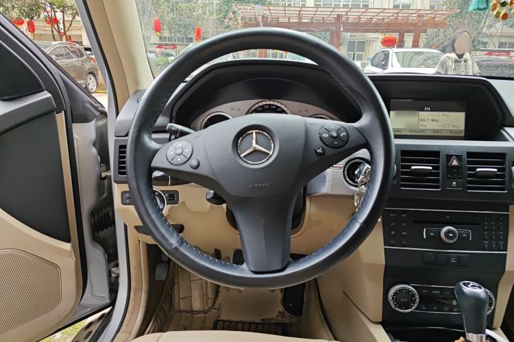 Used Mercedes-Benz GLK-Class 2011 GLK 300 4MATIC Dynamic Model Steering Wheel