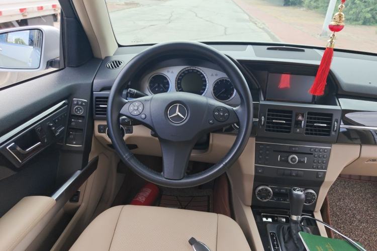 Used Mercedes-Benz GLK-Class 2011 GLK 300 4MATIC Fashion Model Steering Wheel