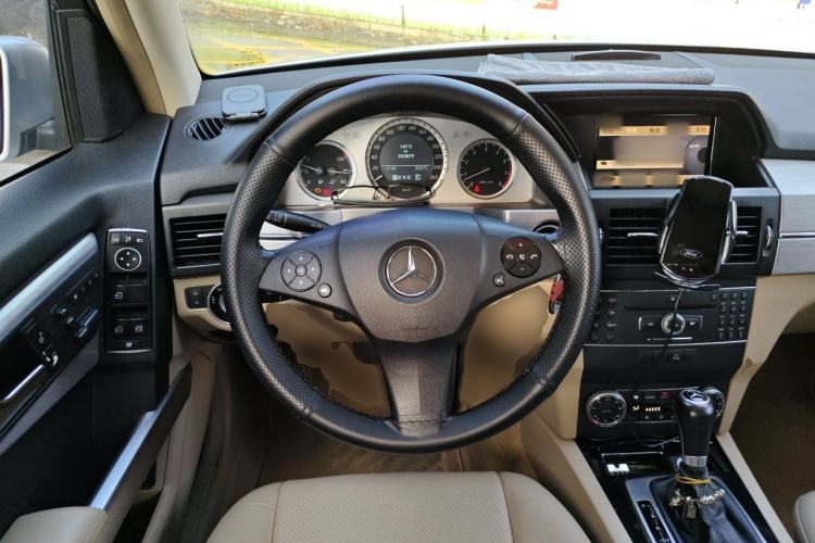 Used Mercedes-Benz GLK-Class 2011 GLK 300 4MATIC Fashion Model Steering Wheel