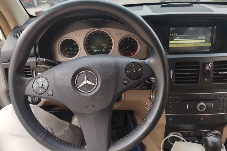Used Mercedes-Benz GLK-Class 2011 GLK 300 4MATIC Fashion Model Steering Wheel