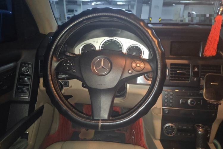 Used Mercedes-Benz GLK-Class 2011 GLK 300 4MATIC Dynamic Model Steering Wheel