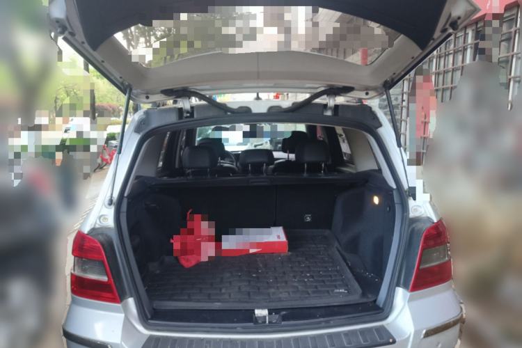 Used Mercedes-Benz GLK-Class 2011 GLK 300 4MATIC Dynamic Model Trunk