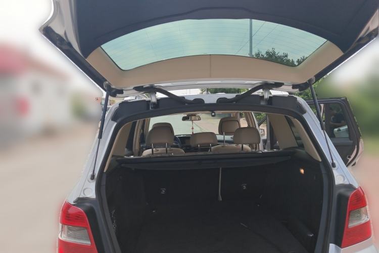 Used Mercedes-Benz GLK-Class 2011 GLK 300 4MATIC Fashion Model Trunk
