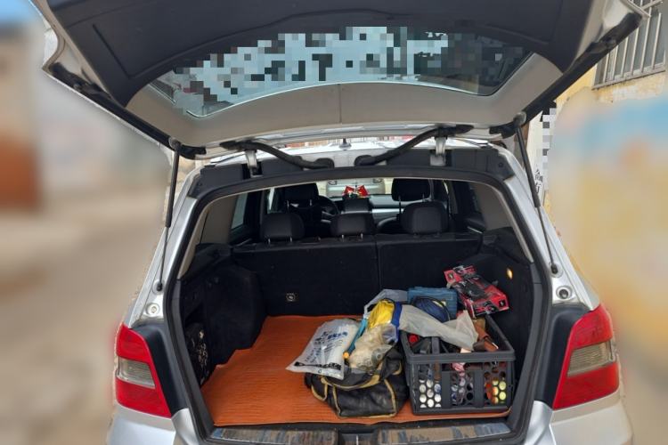 Used Mercedes-Benz GLK-Class 2011 GLK 300 4MATIC Fashion Model Trunk