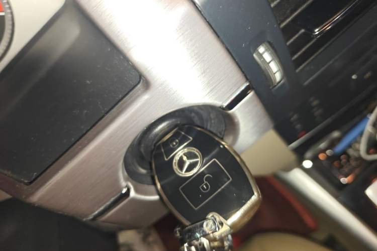 Used Mercedes-Benz GLK-Class 2011 GLK 300 4MATIC Dynamic Model Vehicle Key