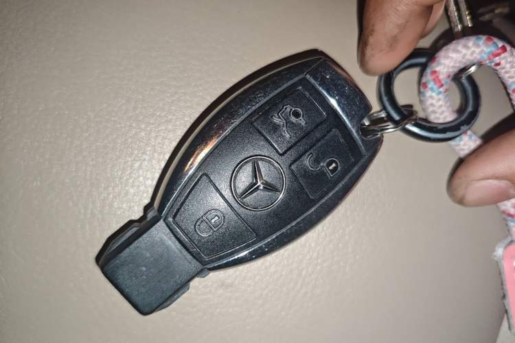 Used Mercedes-Benz GLK-Class 2011 GLK 300 4MATIC Fashion Model Vehicle Key