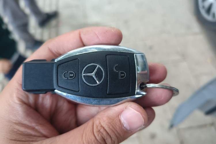 Used Mercedes-Benz GLK-Class 2011 GLK 300 4MATIC Dynamic Model Vehicle Key