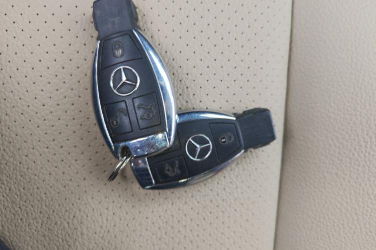 Used Mercedes-Benz GLK-Class 2011 GLK 300 4MATIC Fashion Model Vehicle Key