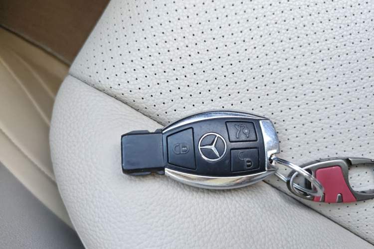 Used Mercedes-Benz GLK-Class 2011 GLK 300 4MATIC Fashion Model Vehicle Key