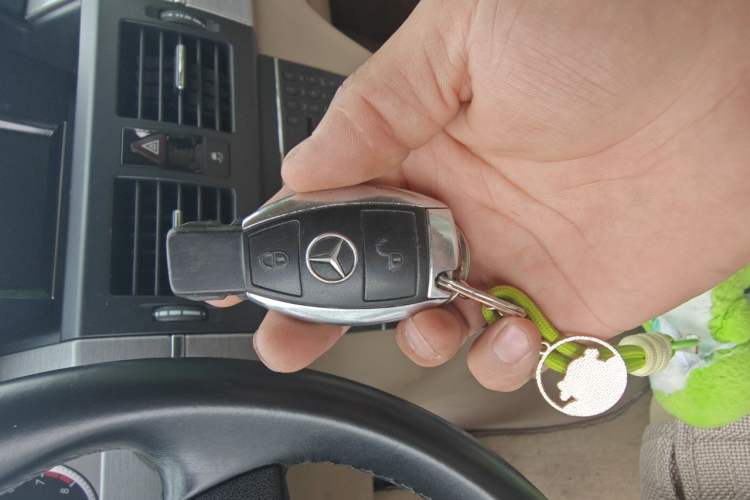 Used Mercedes-Benz GLK-Class 2011 GLK 300 4MATIC Dynamic Model Vehicle Key