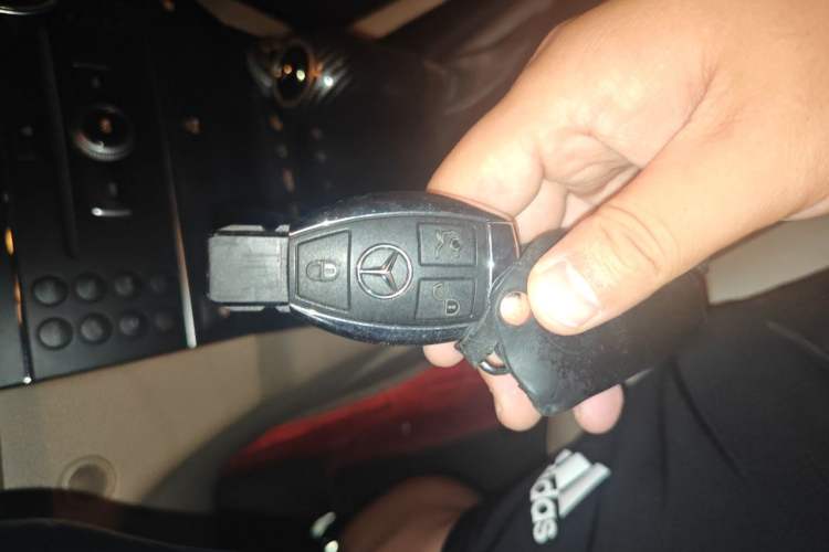 Used Mercedes-Benz GLK-Class 2011 GLK 300 4MATIC Dynamic Model Vehicle Key