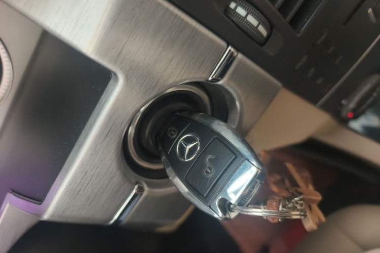 Used Mercedes-Benz GLK-Class 2011 GLK 300 4MATIC Dynamic Model Vehicle Key