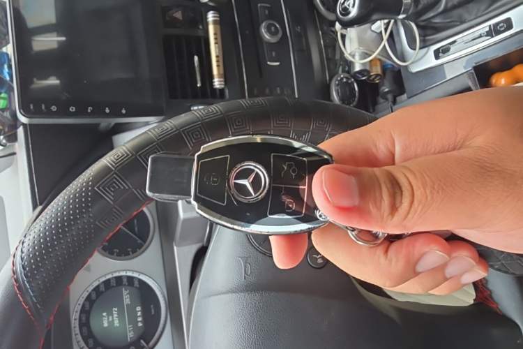 Used Mercedes-Benz GLK-Class 2011 GLK 300 4MATIC Fashion Model Vehicle Key