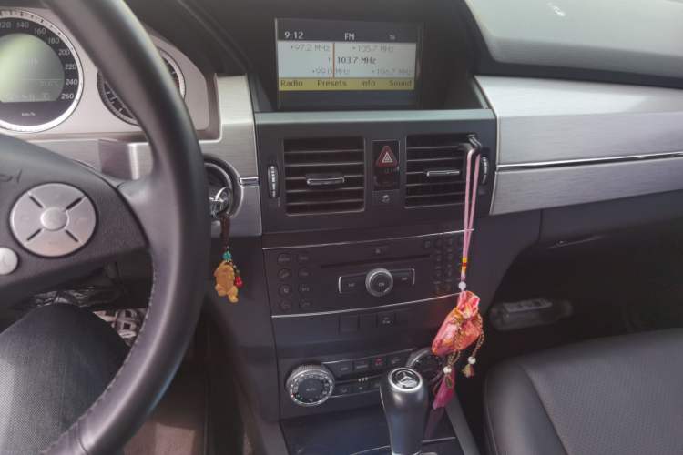Used Mercedes-Benz GLK-Class 2011 GLK 300 4MATIC Fashion Model Audio And AC Panel