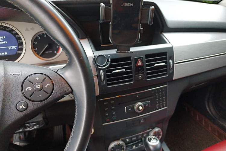 Used Mercedes-Benz GLK-Class 2011 GLK 300 4MATIC Dynamic Model Audio And AC Panel