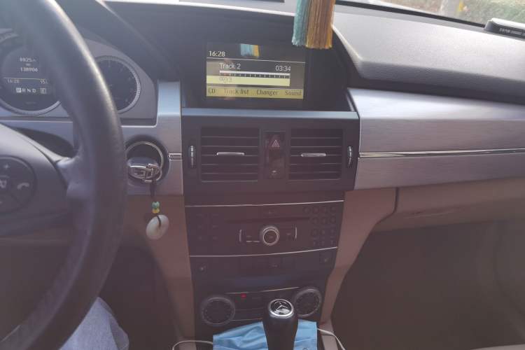 Used Mercedes-Benz GLK-Class 2011 GLK 300 4MATIC Fashion Model Audio And AC Panel