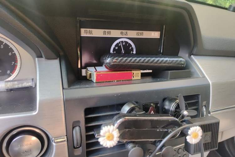 Used Mercedes-Benz GLK-Class 2011 GLK 300 4MATIC Luxury Model Audio And AC Panel