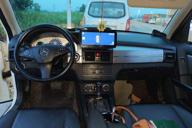 Used Mercedes-Benz GLK-Class  Center Console