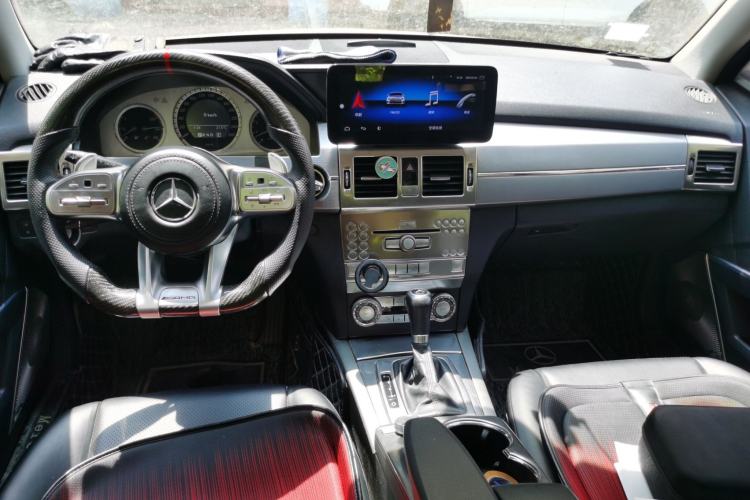 Used Mercedes-Benz GLK-Class 2011 GLK 300 4MATIC Dynamic Model Center Console