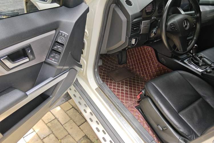 Used Mercedes-Benz GLK-Class 2011 GLK 300 4MATIC Dynamic Model Driver Seat
