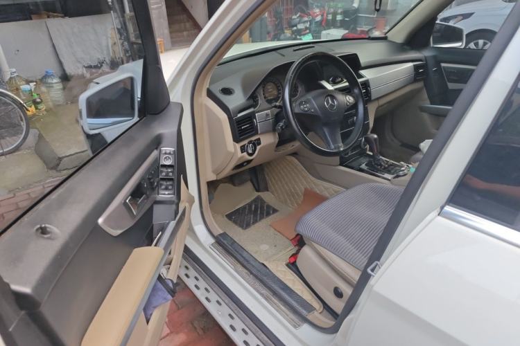 Used Mercedes-Benz GLK-Class 2011 GLK 300 4MATIC Luxury Model Driver Seat