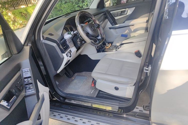 Used Mercedes-Benz GLK-Class 2011 GLK 300 4MATIC Luxury Model Driver Seat