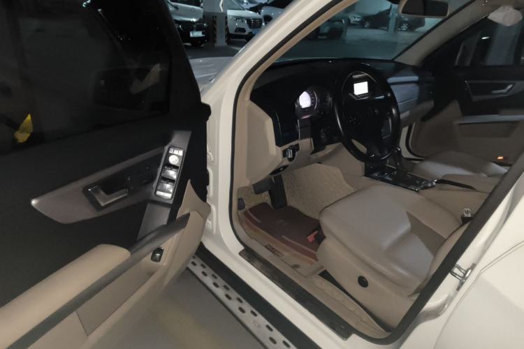 Used Mercedes-Benz GLK-Class 2011 GLK 300 4MATIC Luxury Model Driver Seat