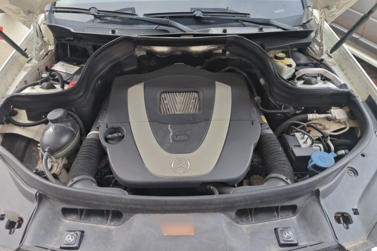 Used Mercedes-Benz GLK-Class 2011 GLK 300 4MATIC Luxury Model Engine Bay