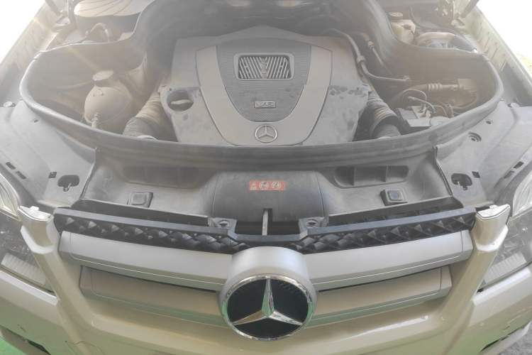 Used Mercedes-Benz GLK-Class 2011 GLK 300 4MATIC Dynamic Model Engine Bay