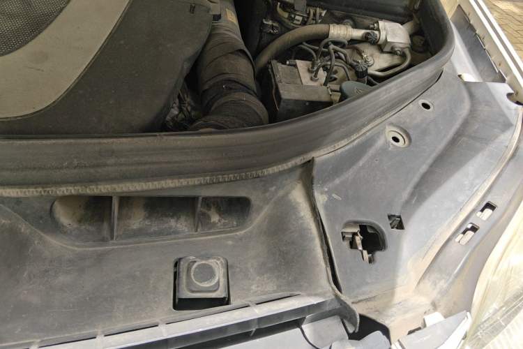 Used Mercedes-Benz GLK-Class 2011 GLK 300 4MATIC Dynamic Model Engine Bay Left