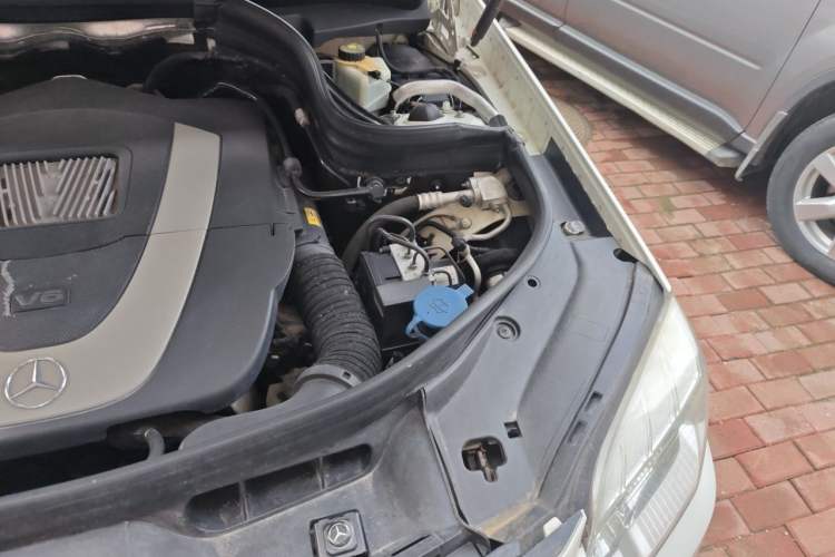 Used Mercedes-Benz GLK-Class 2011 GLK 300 4MATIC Luxury Model Engine Bay Left