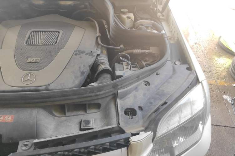 Used Mercedes-Benz GLK-Class 2011 GLK 300 4MATIC Dynamic Model Engine Bay Left