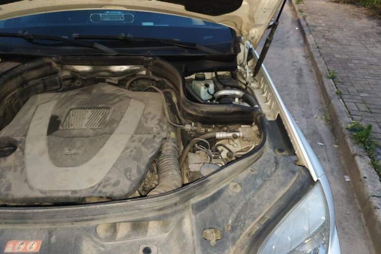 Used Mercedes-Benz GLK-Class  Engine Bay Left
