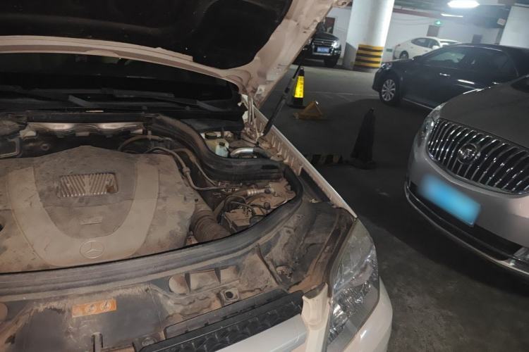 Used Mercedes-Benz GLK-Class 2011 GLK 300 4MATIC Dynamic Model Engine Bay Left