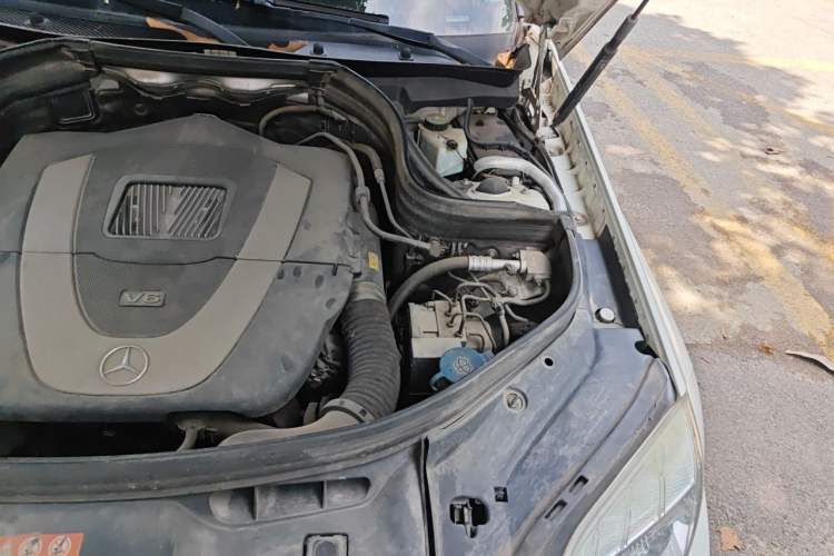 Used Mercedes-Benz GLK-Class 2011 GLK 300 4MATIC Fashion Model Engine Bay Left
