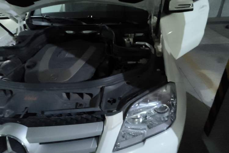 Used Mercedes-Benz GLK-Class 2011 GLK 300 4MATIC Luxury Model Engine Bay Left