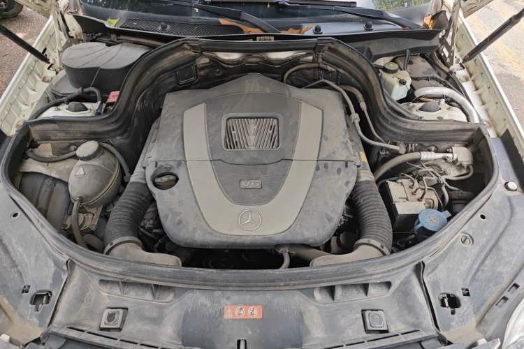 Used Mercedes-Benz GLK-Class 2011 GLK 300 4MATIC Fashion Model Engine Bay