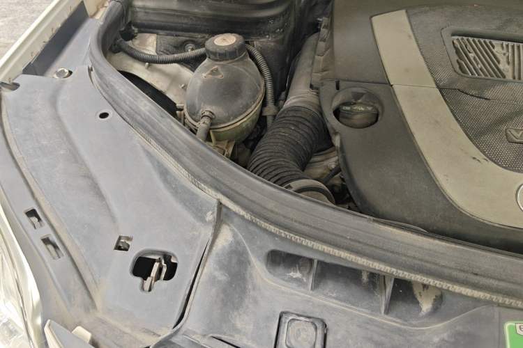 Used Mercedes-Benz GLK-Class 2011 GLK 300 4MATIC Dynamic Model Engine Bay Right