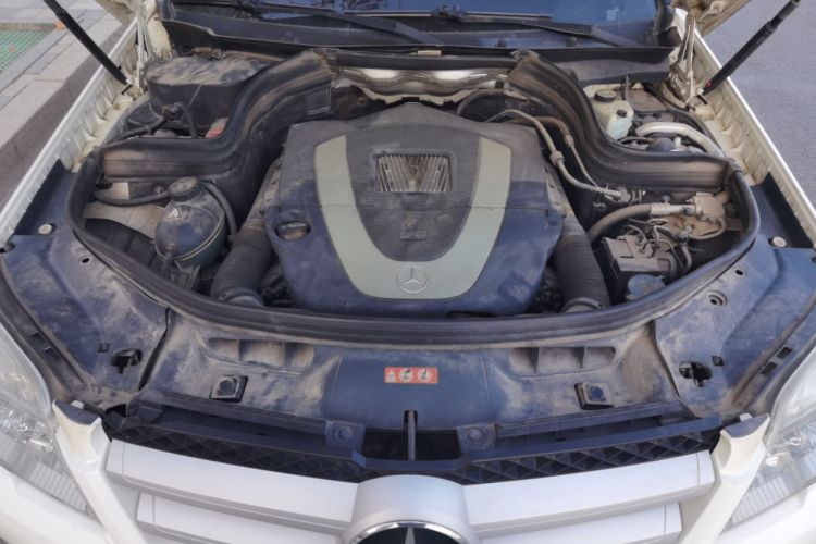 Used Mercedes-Benz GLK-Class 2011 GLK 300 4MATIC Fashion Model Engine Bay