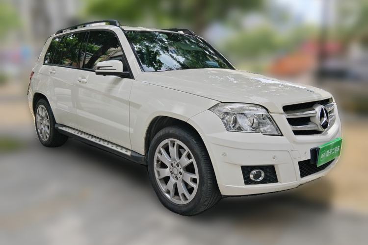 Used Mercedes-Benz GLK-Class 2011 GLK 300 4MATIC Dynamic Model Front Right 45 Deg