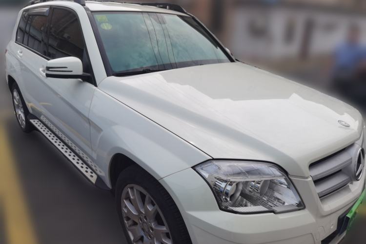 Used Mercedes-Benz GLK-Class 2011 GLK 300 4MATIC Fashion Model Front Right 45 Deg