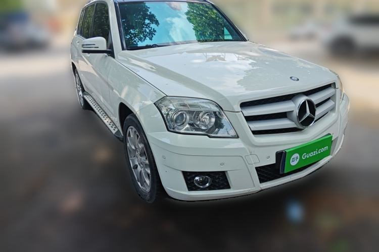 Used Mercedes-Benz GLK-Class 2011 GLK 300 4MATIC Fashion Model Front Right 45 Deg