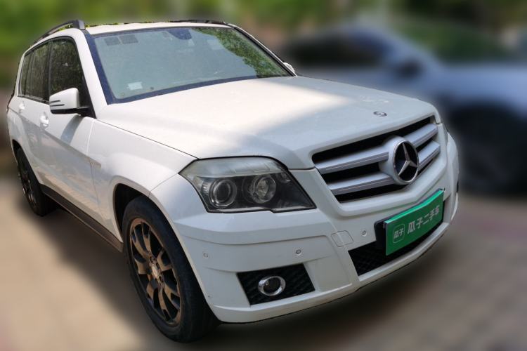 Used Mercedes-Benz GLK-Class 2011 GLK 300 4MATIC Dynamic Model Front Right 45 Deg