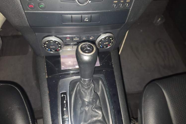 Used Mercedes-Benz GLK-Class 2011 GLK 300 4MATIC Dynamic Model Gear Lever