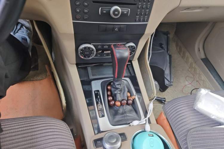 Used Mercedes-Benz GLK-Class 2011 GLK 300 4MATIC Luxury Model Gear Lever