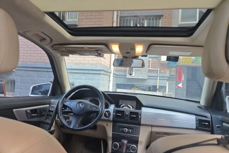 Used Mercedes-Benz GLK-Class 2011 GLK 300 4MATIC Luxury Model Headliner