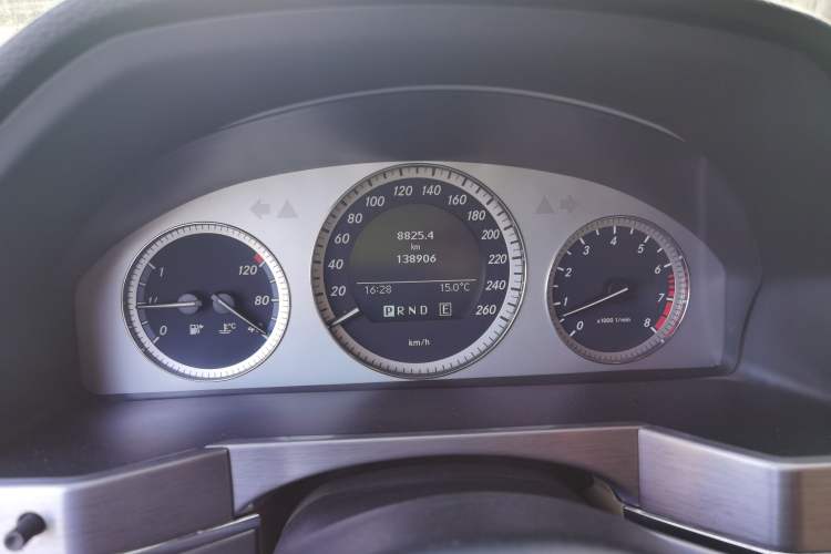 Used Mercedes-Benz GLK-Class 2011 GLK 300 4MATIC Fashion Model Instrument Cluster