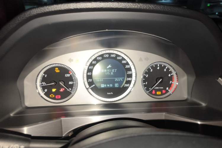 Used Mercedes-Benz GLK-Class 2011 GLK 300 4MATIC Luxury Model Instrument Cluster