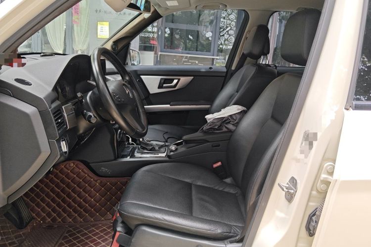 Used Mercedes-Benz GLK-Class 2011 GLK 300 4MATIC Dynamic Model Left Front Seat
