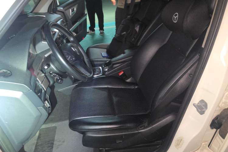 Used Mercedes-Benz GLK-Class 2011 GLK 300 4MATIC Dynamic Model Left Front Seat